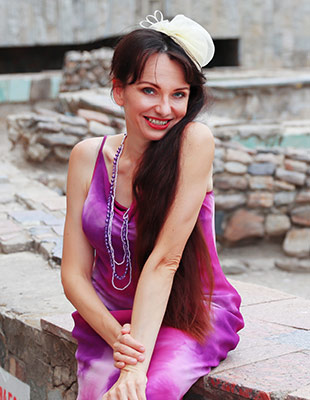 Dreamy lady Tat'yana from Kharkov (Ukraine), 44 yo, hair color dark brown