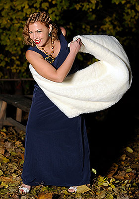 Energetic bride Elena from Odessa (Ukraine), 47 yo, hair color blonde