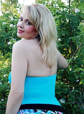 Tactful bride Larisa from Kharkov (Ukraine), 53 yo, hair color blonde