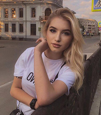 Kind lady Nadejda from Simferopol (Russia), 22 yo, hair color blonde