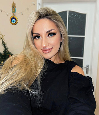 Fond lady Alina from Kropyvnytskyi (Ukraine), 28 yo, hair color blonde