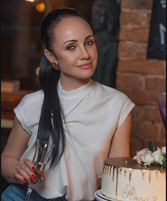 Sensitive wife Anna from Kiev (Ukraine), 43 yo, hair color black