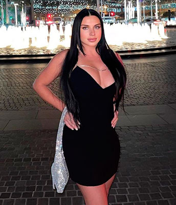 Cheerful wife Anna-Mariya from Lvov (Ukraine), 31 yo, hair color black