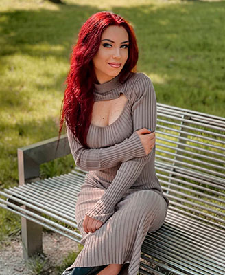 Persistent wife Alina from Warsaw (Poland), 28 yo, hair color chestnut