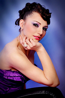 Modest bride Ol'ga from Kharkov (Ukraine), 33 yo, hair color chestnut