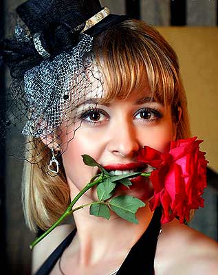 Open lady Yuliya from Kharkov (Ukraine), 39 yo, hair color light brown