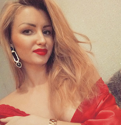 Tactful woman Yuliya from Kharkov (Ukraine), 31 yo, hair color brunette