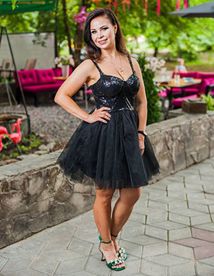 Romantic lady Irina from Kherson (Ukraine), 41 yo, hair color brown-haired