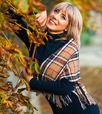 Selfsufficient woman Yuliya from Melitopol (Ukraine), 49 yo, hair color blonde