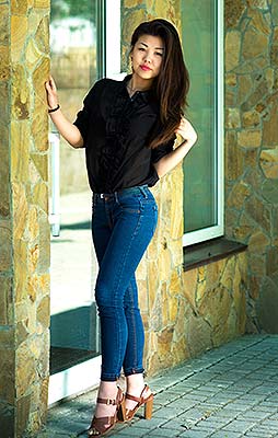 Friendly girl Yana from Kherson (Ukraine), 30 yo, hair color black