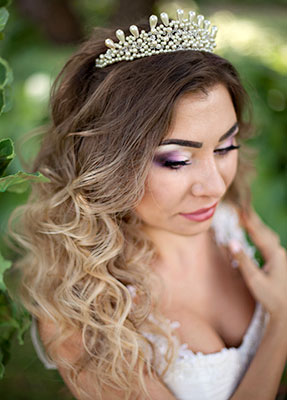 Calm bride Alina from Kherson (Ukraine), 34 yo, hair color dark brown