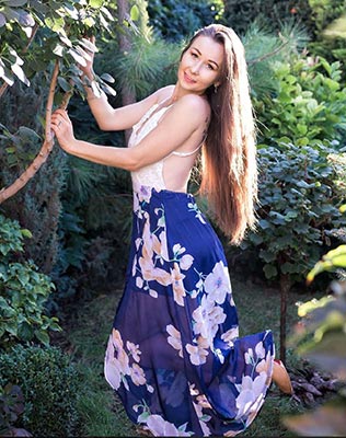 Seriously bride Evgeniya from Kherson (Ukraine), 31 yo, hair color dark brown