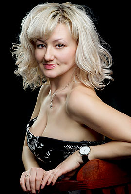 Active bride Anna from Kherson (Ukraine), 43 yo, hair color blonde