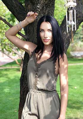 Open lady Elena from Kherson (Ukraine), 37 yo, hair color brunette