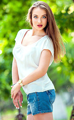 Unpredictable lady Yuliya from Kherson (Ukraine), 25 yo, hair color dark brown