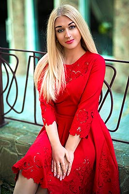 Creative woman Yuliya from Kherson (Ukraine), 41 yo, hair color blonde