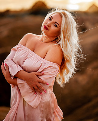 Lovely woman Viktoriya from Kherson (Ukraine), 44 yo, hair color blonde