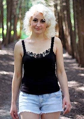 Amiable lady Alla from Khmelnik (Ukraine), 40 yo, hair color peroxide blonde