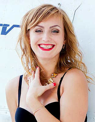 Positive woman Ol'ga from Khmelnitsky (Ukraine), 38 yo, hair color blonde