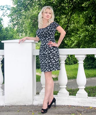 Classy woman Tat'yana from Khmelnitsky (Ukraine), 58 yo, hair color blonde