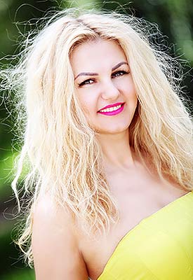 Communicative lady Yuliya from Khmelnitsky (Ukraine), 44 yo, hair color blonde