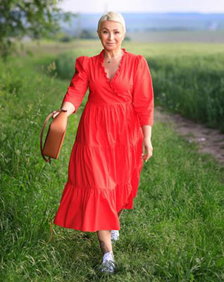 Devoted woman Olesya from Khmelnitsky (Ukraine), 51 yo, hair color blonde