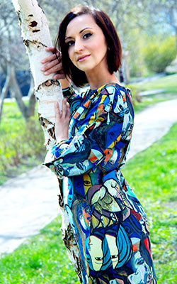 Feminine woman Natal'ya from Khmelnitsky (Ukraine), 45 yo, hair color chestnut