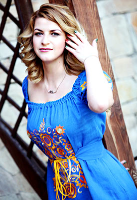 Gentle bride Irina from Khmelnitsky (Ukraine), 38 yo, hair color blonde