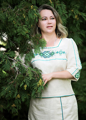 Natural lady Irina from Khmelnitsky (Ukraine), 49 yo, hair color dark brown