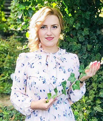 Calm bride Taya from Zaporozhye (Ukraine), 40 yo, hair color light brown