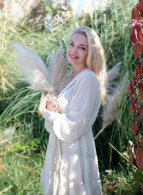 Honest bride Marina from Ivano-Frankovsk (Ukraine), 39 yo, hair color blonde