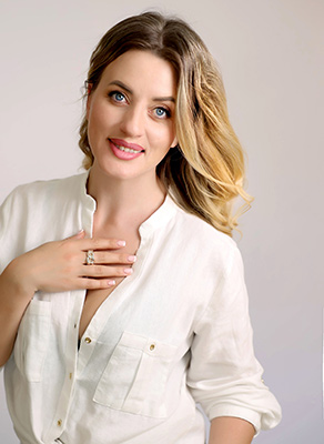 Cheerful bride Dar'ya from Kherson (Ukraine), 35 yo, hair color blonde