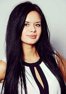 Emotional girl Anna from Kiev (Ukraine), 27 yo, hair color brunette