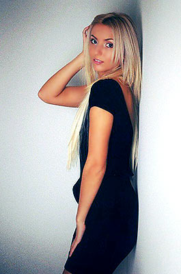 Selfsufficient bride Yana from Kiev (Ukraine), 35 yo, hair color blonde