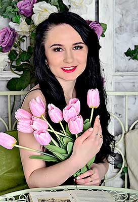 Friendly bride Ekaterina from Kiev (Ukraine), 29 yo, hair color black