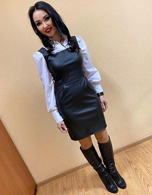 Impulsive woman Elena from Kiev (Ukraine), 43 yo, hair color brunette