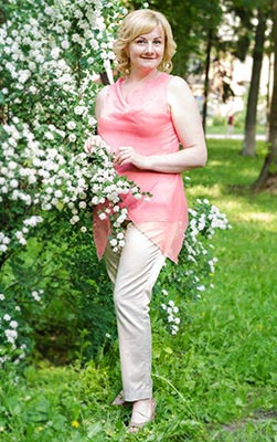 Optimistic bride Lesya from Kiev (Ukraine), 44 yo, hair color blond