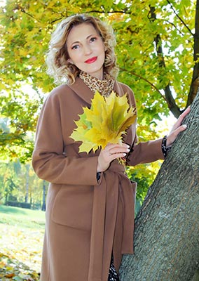 Lively bride Lali from Kiev (Ukraine), 50 yo, hair color light brown