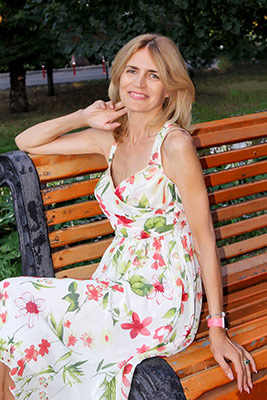 Sociable woman Ekaterina from Kiev (Ukraine), 51 yo, hair color brown