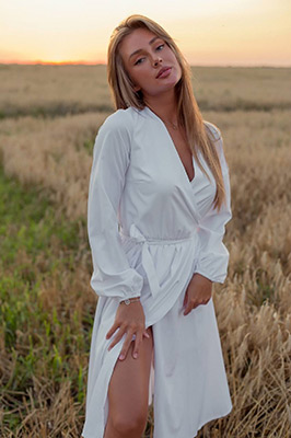 Cheerful bride Ol'ga from Odessa (Ukraine), 29 yo, hair color chestnut