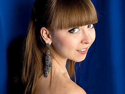 Cheerful lady Yuliya from Kiev (Ukraine), 31 yo, hair color dark brown