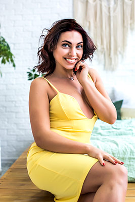 Polite woman Anna from Kiev (Ukraine), 35 yo, hair color red-haired