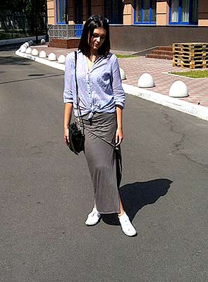 Wellmannered lady Oksana from Kiev (Ukraine), 31 yo, hair color black