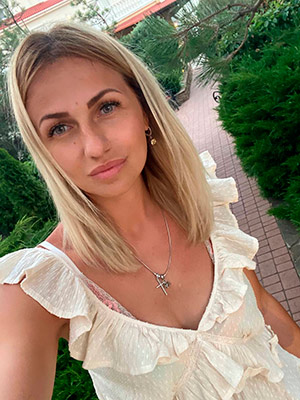 Sexy woman Yana from Dnepropetrovsk (Ukraine), 37 yo, hair color blonde