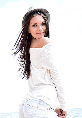 Real lady Elizaveta from Zaporozhye (Ukraine), 26 yo, hair color brown-haired