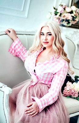 Artistic bride Liliya from Nikolaev (Ukraine), 40 yo, hair color blonde