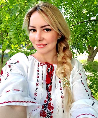 Communicable bride Inna from Kiev (Ukraine), 38 yo, hair color blonde