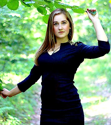 Cheerful lady Tat'yana from Kiev (Ukraine), 28 yo, hair color brown