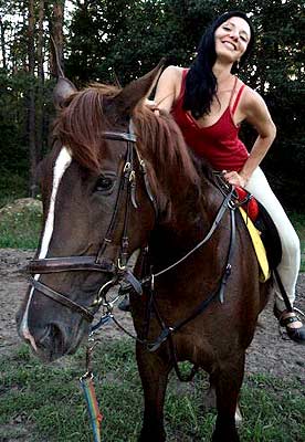 Cheerful bride Ekaterina from Kiev (Ukraine), 40 yo, hair color chestnut