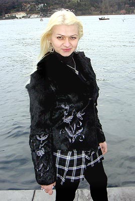 Gentle bride Alesya from Kiev (Ukraine), 41 yo, hair color blonde